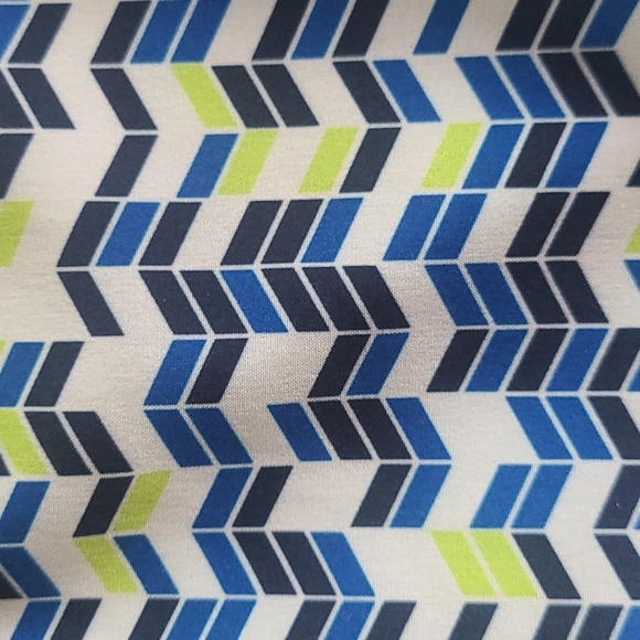 NWT IZOD Golf Skort. Size 14. Pockets  Blues/White/Lime Side Zip. UPF-15 - Picture 4 of 10